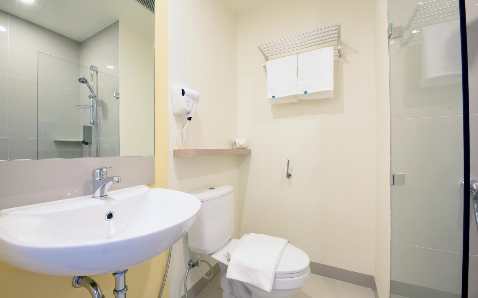 Hop Inn Hotel Alabang Manila Muntinlupa City Room photo